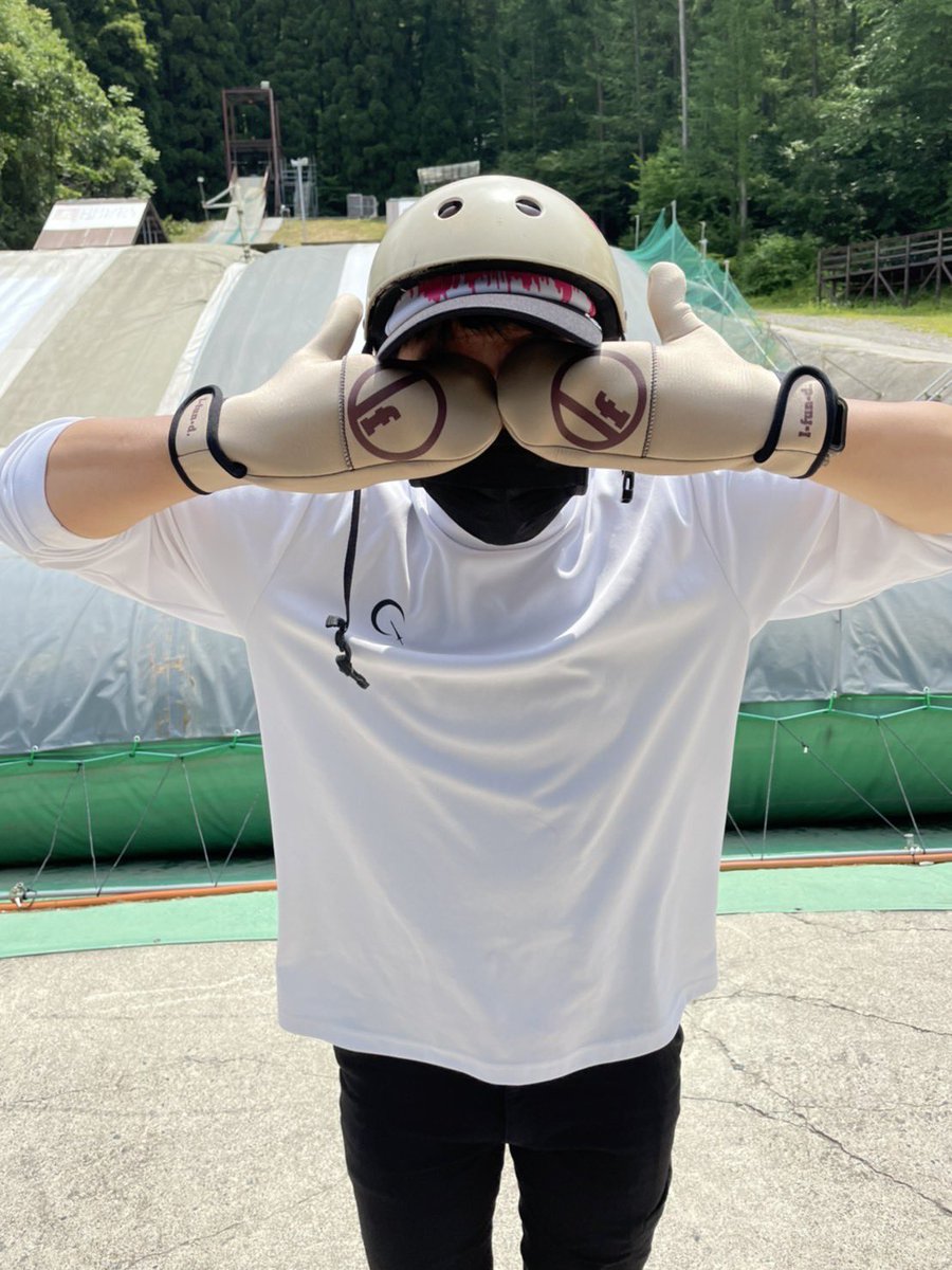 I_fun_d's tweet photo. ネオプレーンミトン タイプ2 × @kankarakan5656 

@kankarakan5656 and Neoprene-mitten Type2.

#i_fun_d 
#ネオプレーンミトン #タイプ2 
#新色 #チョコチップクッキー 
#ミトン軍手 #オフトレ 
#オフトレスノーボード 
#neoprene_mitten #type2 
#mitten_gunte 
#目も隠せます https://t.co/161xIVTuad