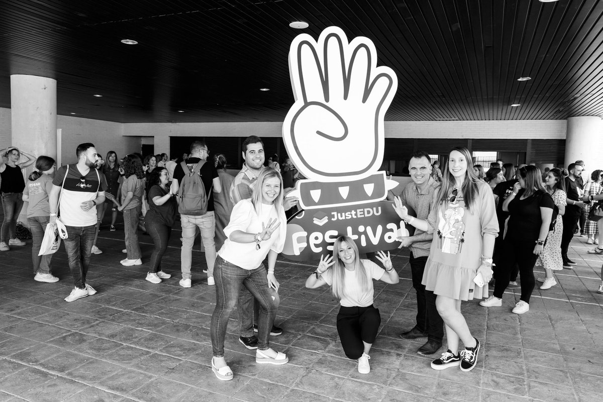 justedues's tweet photo. Guárdate un ratito este finde para ver y descargar las más de 1500 fotos que vas a tener disponibles de #justedu4 #justedufestival a partir de mañana en nuestra web 🙌🏽🙌🏽

#justedu #justedues #claustrovirtual https://t.co/Wa24ijpyzH