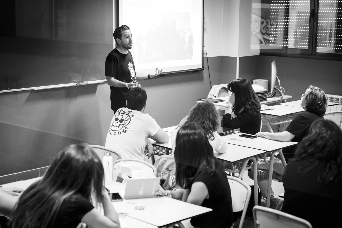justedues's tweet photo. Guárdate un ratito este finde para ver y descargar las más de 1500 fotos que vas a tener disponibles de #justedu4 #justedufestival a partir de mañana en nuestra web 🙌🏽🙌🏽

#justedu #justedues #claustrovirtual https://t.co/Wa24ijpyzH
