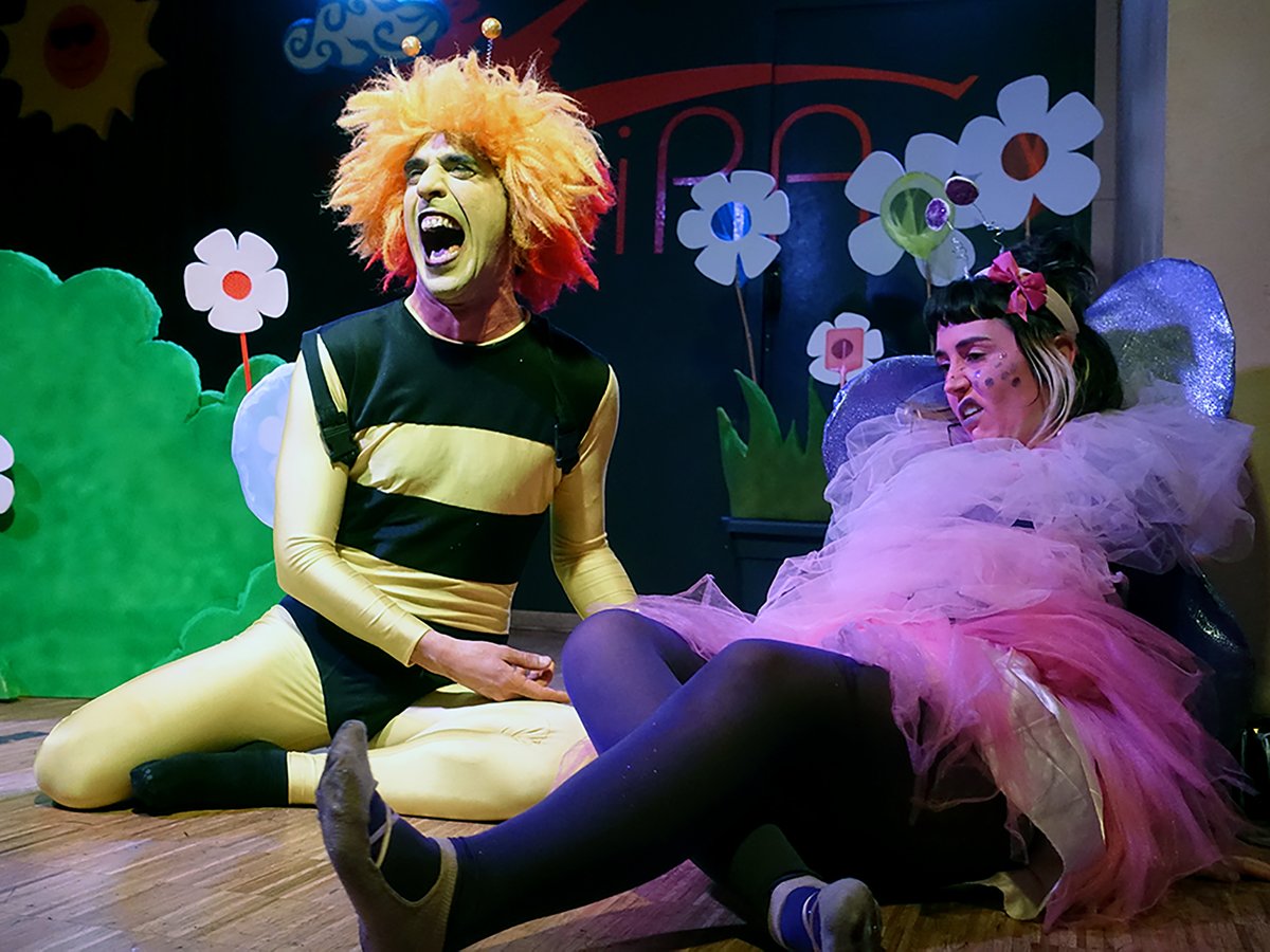 ‼️Antzerki-ekoizpena sustatzeko laguntza hirugarrenez plazaratu du Euskaltzaindiak.
<a href="/bilbao_udala/">Bilbao [Udala - Ayuntamiento]</a> -ren babesarekin.
👉2.000 euroko laguntza.
✍️Oinarri-arauak hemen: labur.eus/PUMUE
#ekinetajarrai <a href="/ehazeantzerkia/">EHAZE</a> @biraprodukzioak <a href="/BAIEskola/">BAI Antzerki Eskola</a> <a href="/ArteDrama/">ArteDrama</a> <a href="/AnodinoTeatroa/">Anodino Teatroa</a>