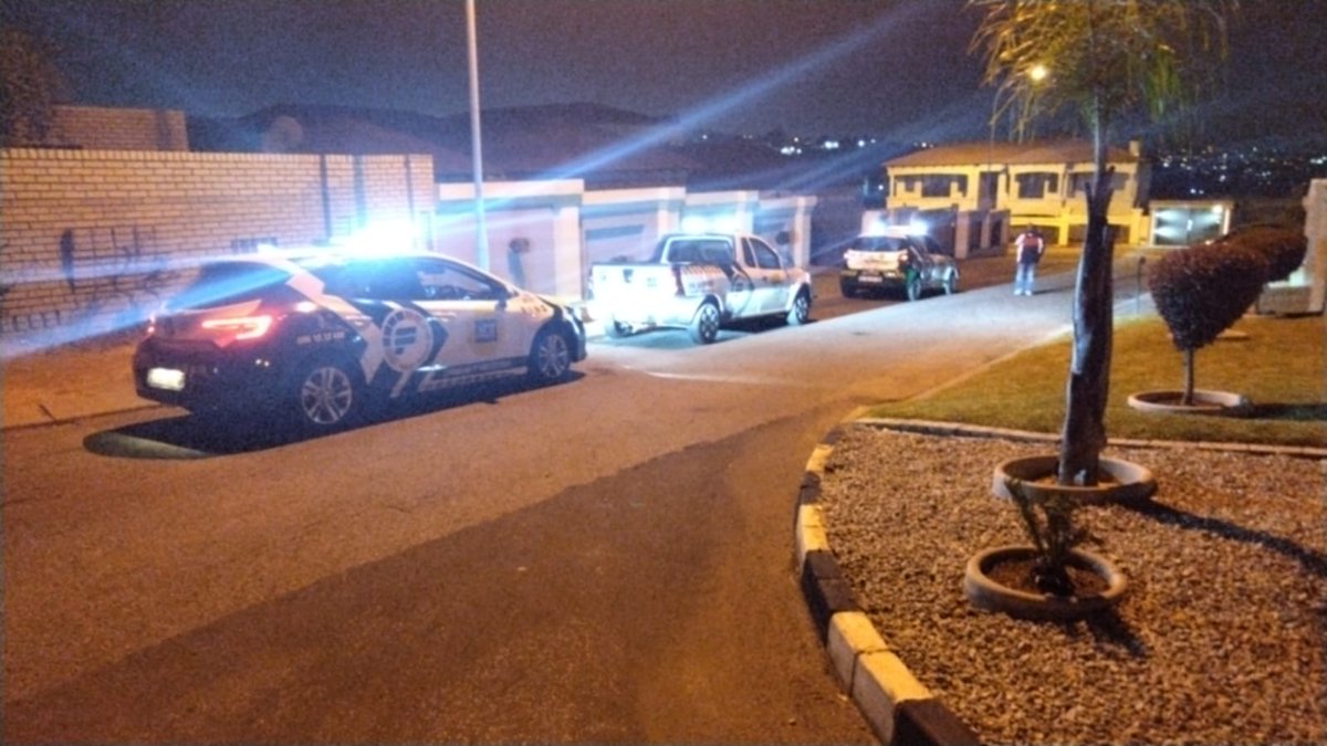 _ArriveAlive's tweet photo. Three robbery suspects arrested in Mondeor https://t.co/nhh2yhRdTk
#ArriveAlive #RobberySuspects @Fidelity_Secure https://t.co/tWSaSPLmKs