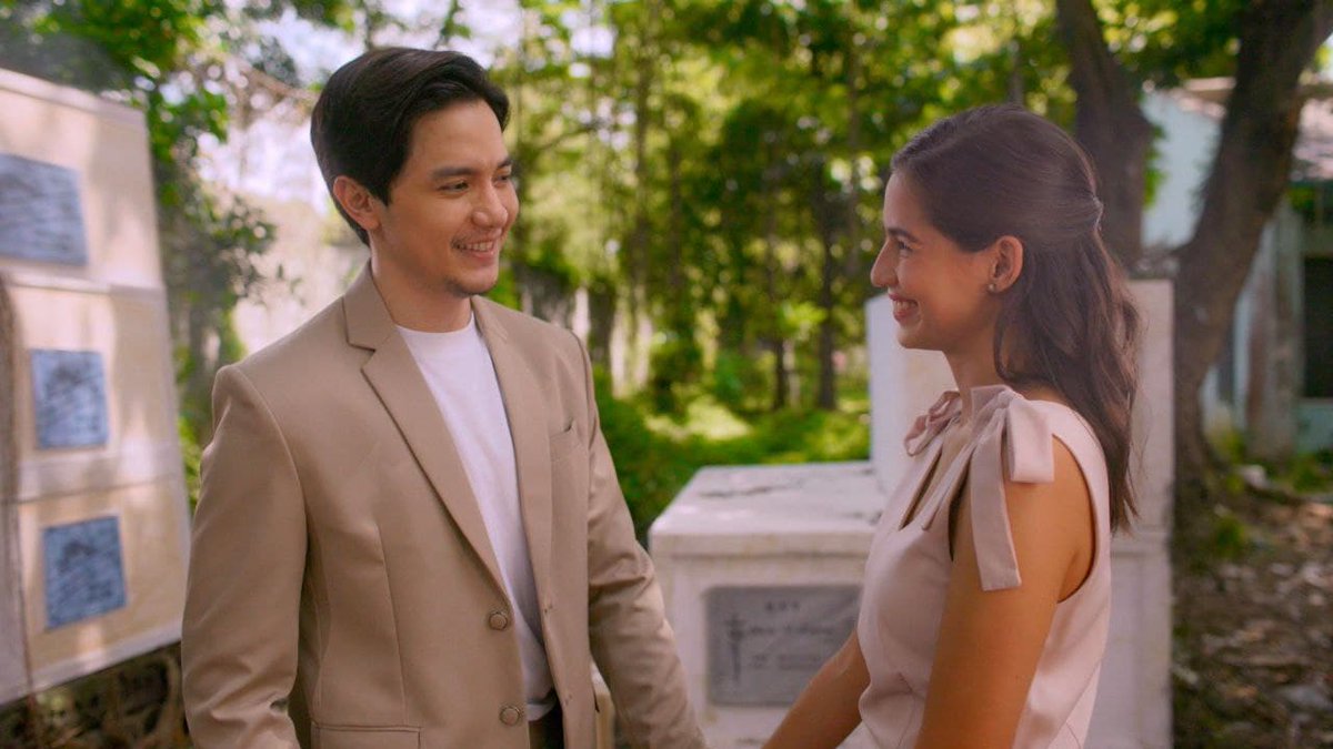 Netflix_PH's tweet photo. Not me counting the days until I meet Louie and Lia again 🥹 The World Between Us arrives June 17. https://t.co/OhJKoePL3b
