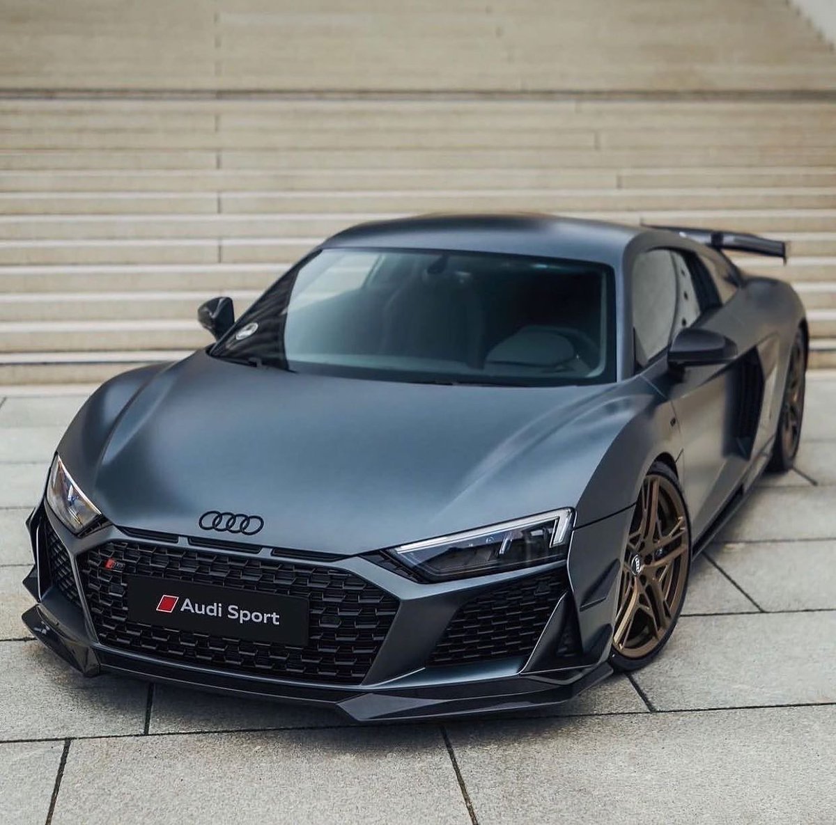 carpxrnpicx's tweet photo. Audi R8 https://t.co/FZXbfs0Ok6