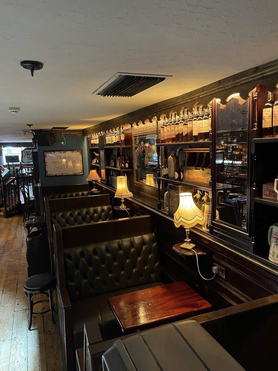 And just like that it’s Friday again. 

#rodybolands #weloverathmines #rathmines #dublin #traditionalpub #food #pints #cocktails #tgif