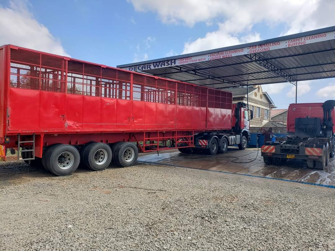 decarwashke's tweet photo. At Decar Wash,we go the extra CHASIS and offer an exemplary job... https://t.co/6gWTqeknXk