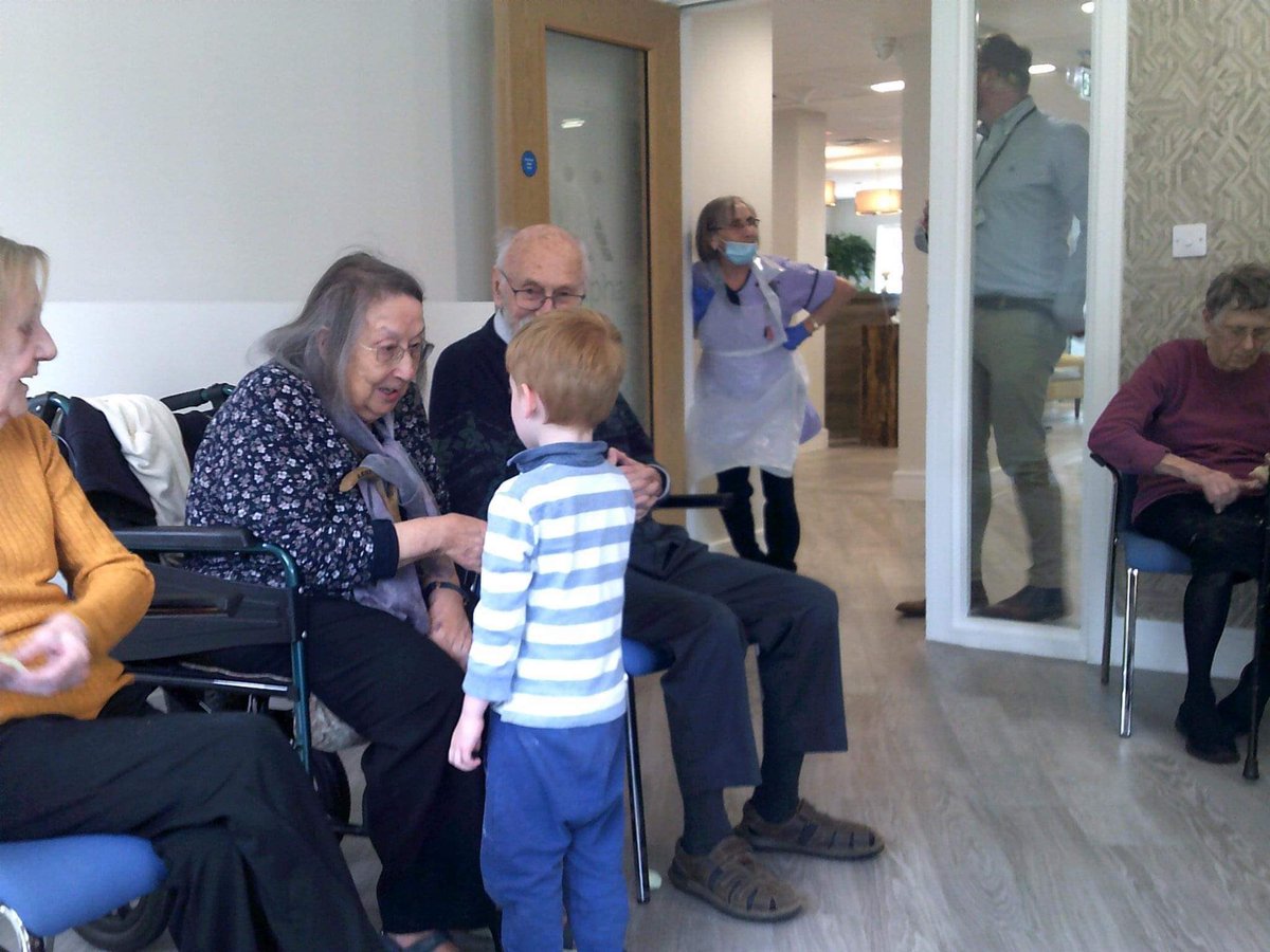 living_alpha's tweet photo. Little Robins nursery in Upton visited our Poppyfields residents, along with Poppy the puppy - our residents enjoyed it as much as the children
#intergenerational #doingthingsthealphaway #notjustalandlord https://t.co/KEhDsFqjoy