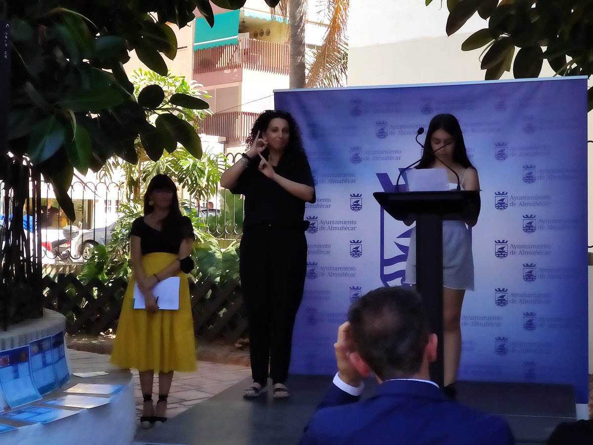 Acto de presentación del proyecto "Versos con historia"del #grupodecooperacion de #bibliotecasescolares Marea lectora con la participación de 23 centros educativos  <a href="/BECREAGR/">Red BECREA Granada</a> <a href="/paquigargar/">Paqui García</a> <a href="/AlmunecarAyto/">Almuñécar-Herradura</a> <a href="/VisitAlmunecar/">Turismo Almuñécar</a>