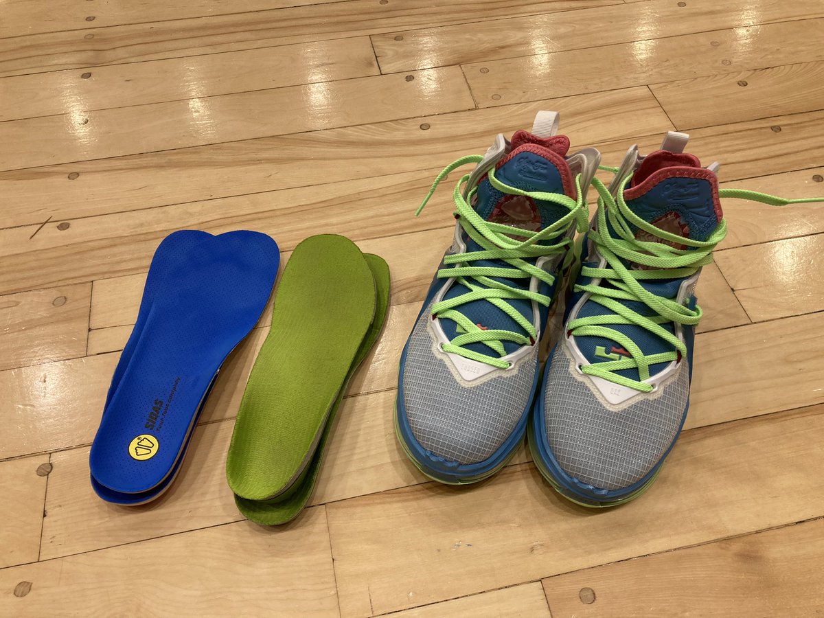 BB5Shin's tweet photo. 実は6月に入って少し体調を崩していたので、今日が久々の🏀となります😌
2回目の着用で"インソール交換"を試みる"本日のバッシュ"の"感触"と共に、久しぶりの🏀をじっくりと楽しみたいと思います😊
#Nike
#LebronXIX
#SUPERfeet
#Green
#SIDAS
#Action3D https://t.co/tcFtKM0y1i