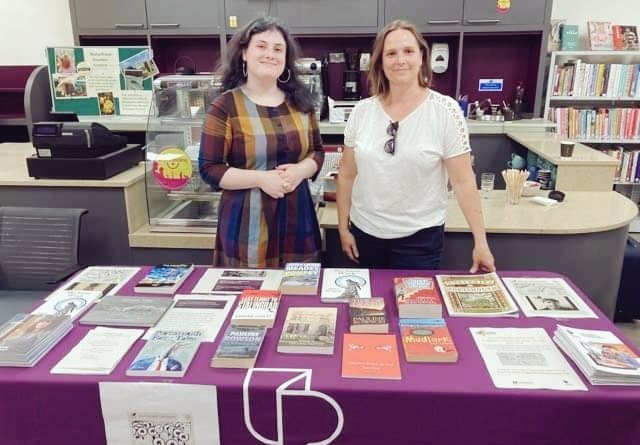 Curious about the Portsmouth Literary Map? Come along and chat to us today at Southsea Library from 10:00-14:00!

(There are lots of fabulous local authors here, too!)
#Portsmouth #SupportLibraries