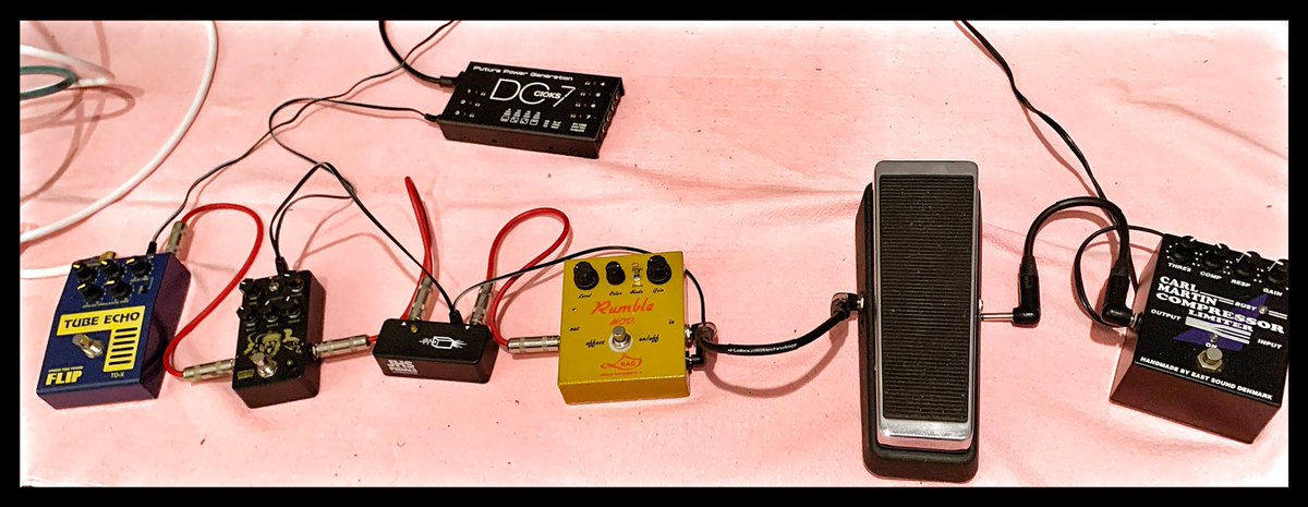 Of all the wild amps, 🎸 &amp; fx I own, it often boils down to pure simplicity w/ 🇺🇸 Std Strat, clean tube amp (Oliver PA-156 here), twin 🔊 cabs &amp; basic fx, e.g., Wah, Boost/Drive, Buffer, Echo/Delay/Reverb. Clean pallet lets instrument and fingers shine thru 🙌 🎛⚡️😎✨💥🏹