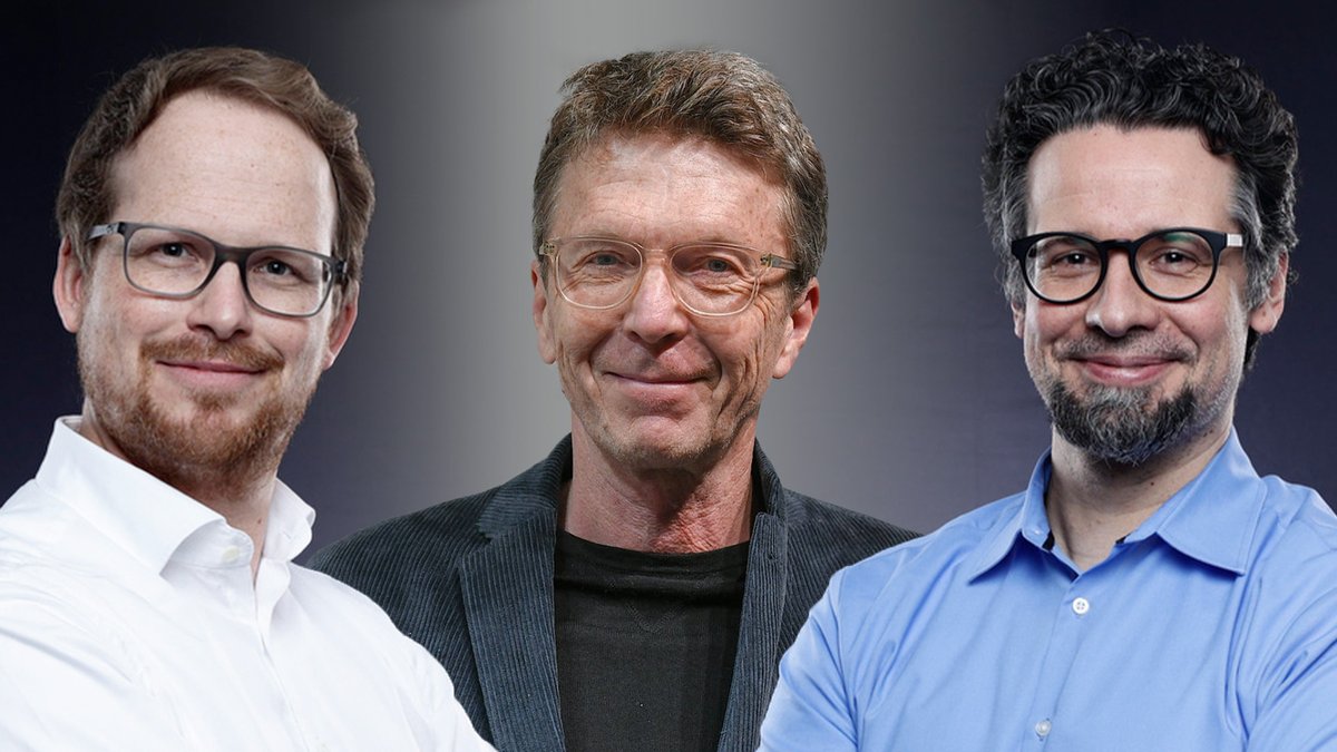 GeyerSteven's tweet photo. ZEITENWENDE &amp; WENDEZEITEN Im #Podcast sprechen wir mit Alexander #Osang über das Comeback von Angela #Merkel, die "etwas unprofessionelle Moderatorenwahl", Merkels Vermächtnis und Russlandpolitik und den besonderen Blick der Ostler auf #Putin. 
>Hier hören>https://t.co/a2qGJrDHwx https://t.co/THGqPg2iMN