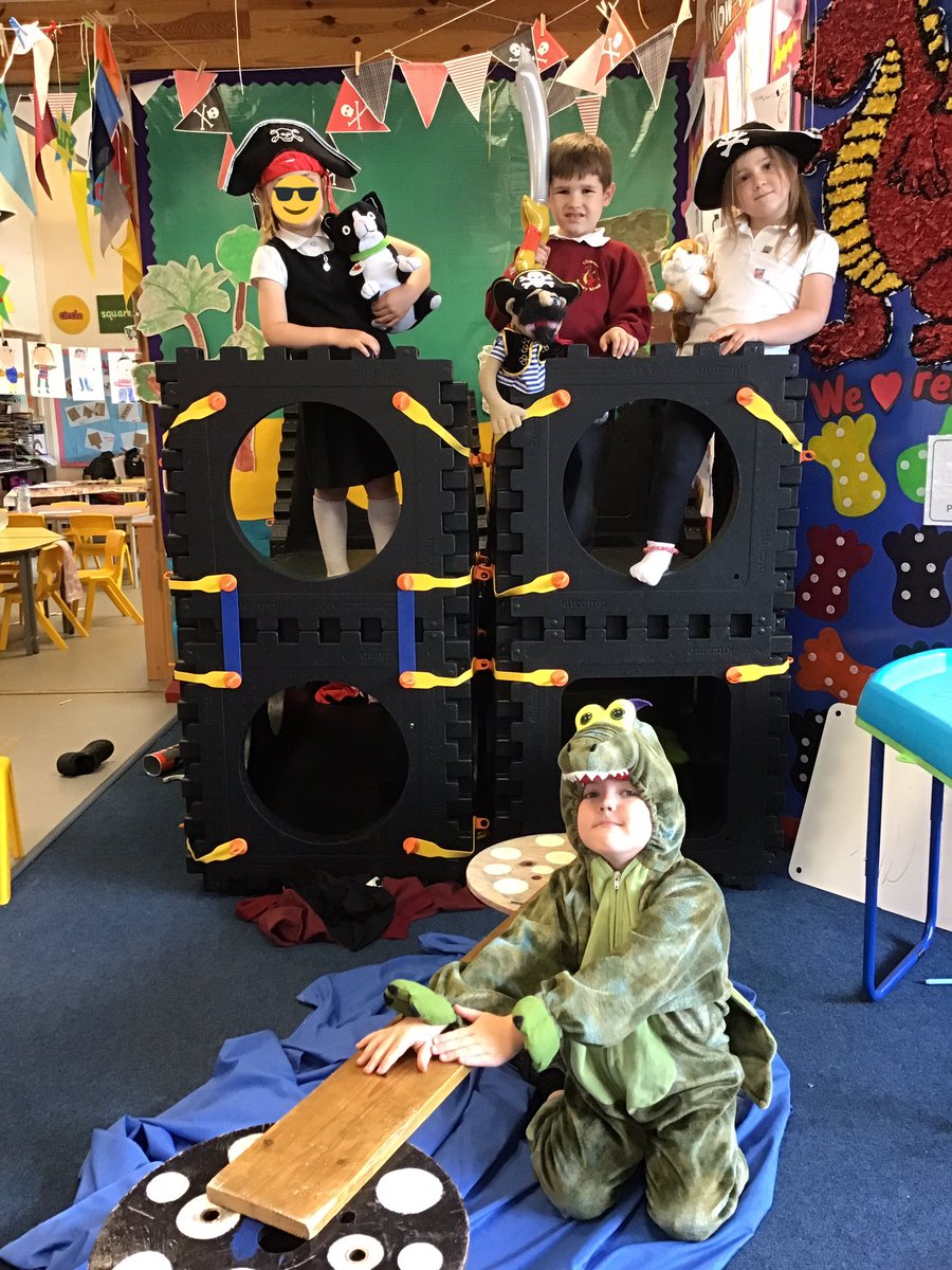 CharterYrR's tweet photo. Ahoy there shipmates! We have been pirates this week and playing on our pirate ship 🏴‍☠️ 🌴🏝🏴‍☠️ https://t.co/Rl6zOZveFs