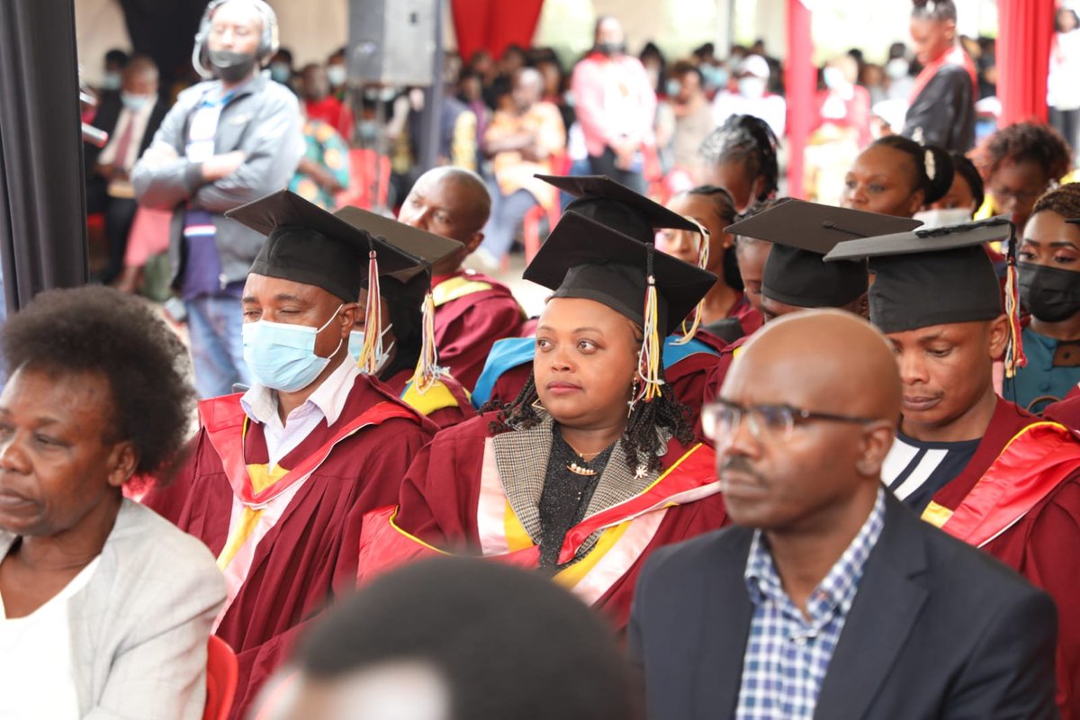AmrefUniversity's tweet photo. Resources for the development and growth of a young university are indeed immense, the initiative taken by the university management in establishing a fundraising office to assist in the training of needy students is commendable. #AMIUClassof2022 #AMIU3rdGraduation https://t.co/Wzf3HCV8dX