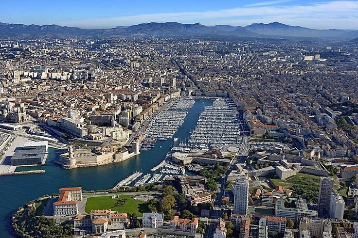 Massilia_013's tweet photo. 🚨 La ferveur ne s’achète pas Marseille capitale du football #TeamOM https://t.co/GBmjk9sYdx