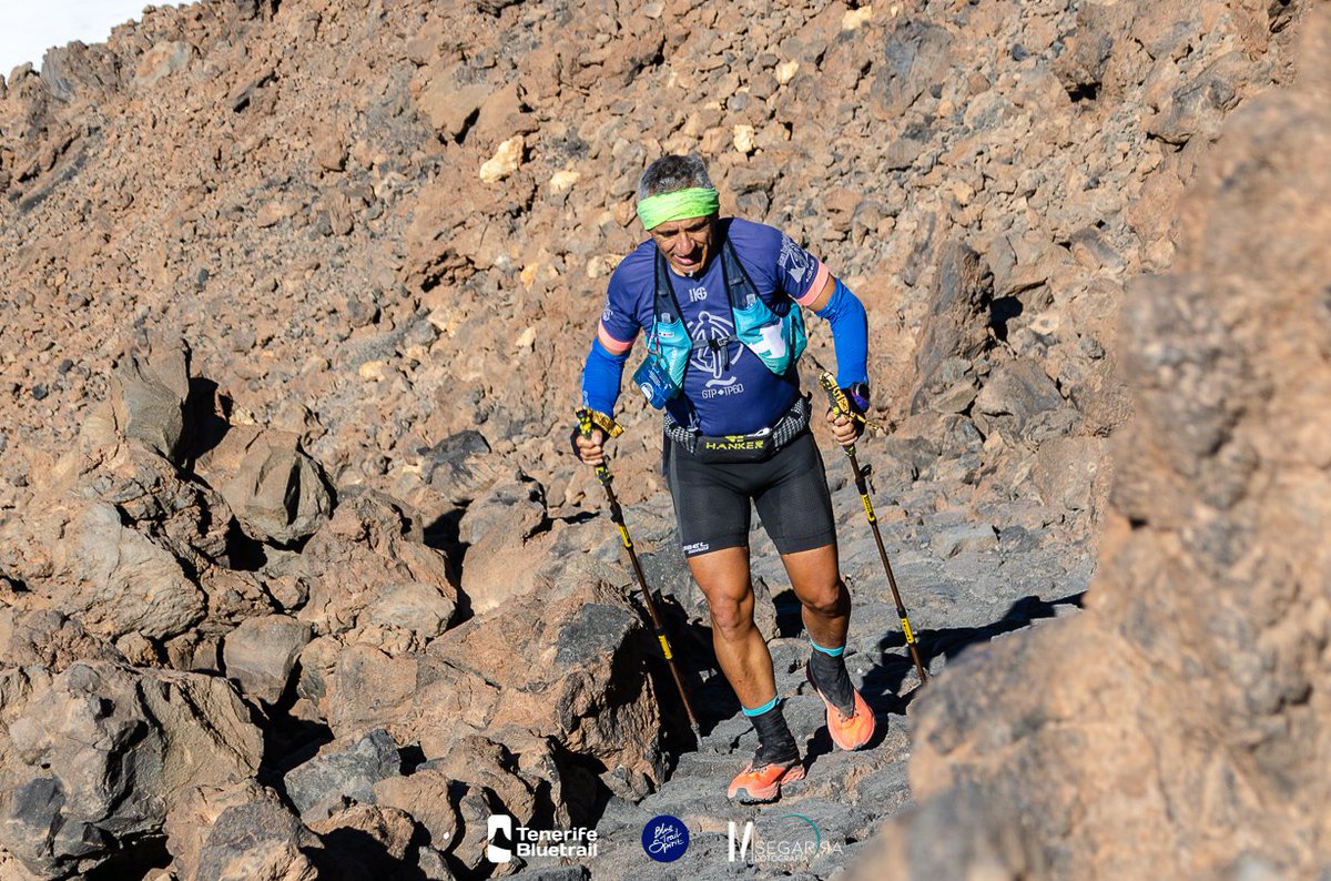 jlbasalo's tweet photo. 📢 #Humanos  #Ultra @TenerifeBlueTra 
▶️ Peleando con el Teide, la🌋l más de España 

▶️Durísima subida del #Parador a la #Rambleta  - 10K 1500D+ altitud  +3500 y sin aire Km48 🕺💃
▶️#Pensamientos e #ideas en esos Momentos son #inenarrables

📸 #MercedesSegarra GRACIAS!! https://t.co/j1TDV0c0IF