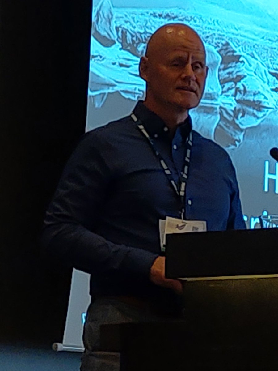 products_blue's tweet photo. Snorri Hreggvidsson Margildi yrityksestä kertoo kalaöljyn käytöstä ja mahdollisuuksista #FWP konferensissa. Raaka-aine pääasiassa silli. https://t.co/SIcxO7BITo