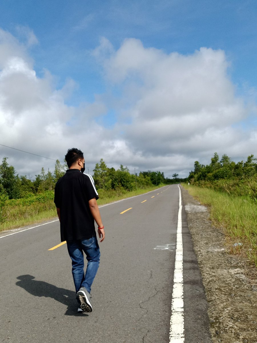 SaubariRed's tweet photo. Semoga kita akan bertemu lagi, satu kata dalam jiwa bersemi semula.
#utuskanlahrindudidoamu https://t.co/DddobcK5lf