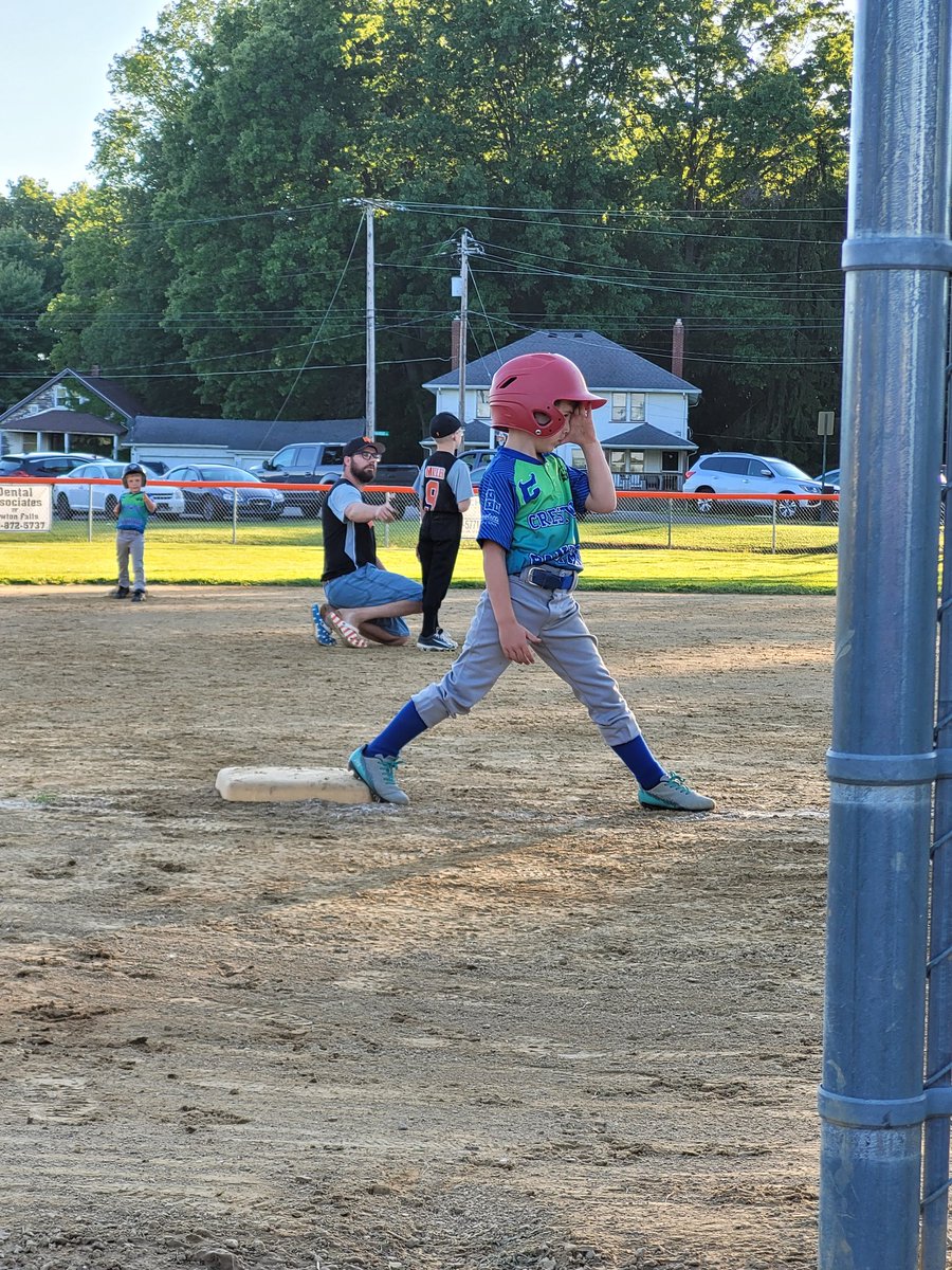 kconrad842's tweet photo. Tristen went 3 for 3 with all solid hits and 2 RBIs last night! His team played so well together and their bats were on fire! https://t.co/jxFf6rxIdO