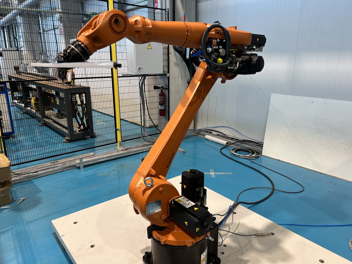 tabakalera's tweet photo. 🗓️Astelehenetik aurrera,🤖@holobot_ gure robot soziala @BEC_BIEMH azokan egongo da ikusgai. #Tabakalera @tbkmedialab eta #VRKommand|en artean garatutako artelana da, @TeknikerOficial eta @KUKAGlobal |rekin lankidetzan egina eta @irekia|ren babesa duena.
ℹ️https://t.co/EruchiOwxu https://t.co/NxyVeiPrsq