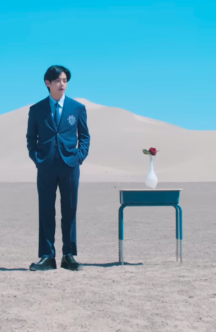 powerfultata's tweet photo. i love all the minor references to the hyyh era they are amazing for this https://t.co/lxkdTMDfUh