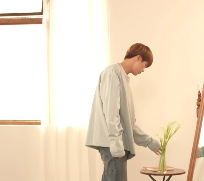 powerfultata's tweet photo. i love all the minor references to the hyyh era they are amazing for this https://t.co/lxkdTMDfUh