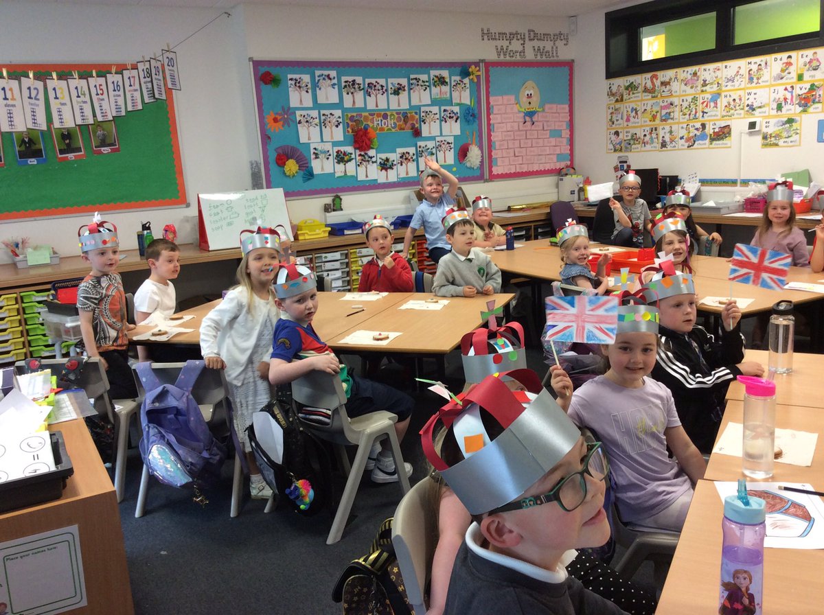 P1a enjoyed making and eating their empire biscuits as part of the Jubilee celebrations in school.