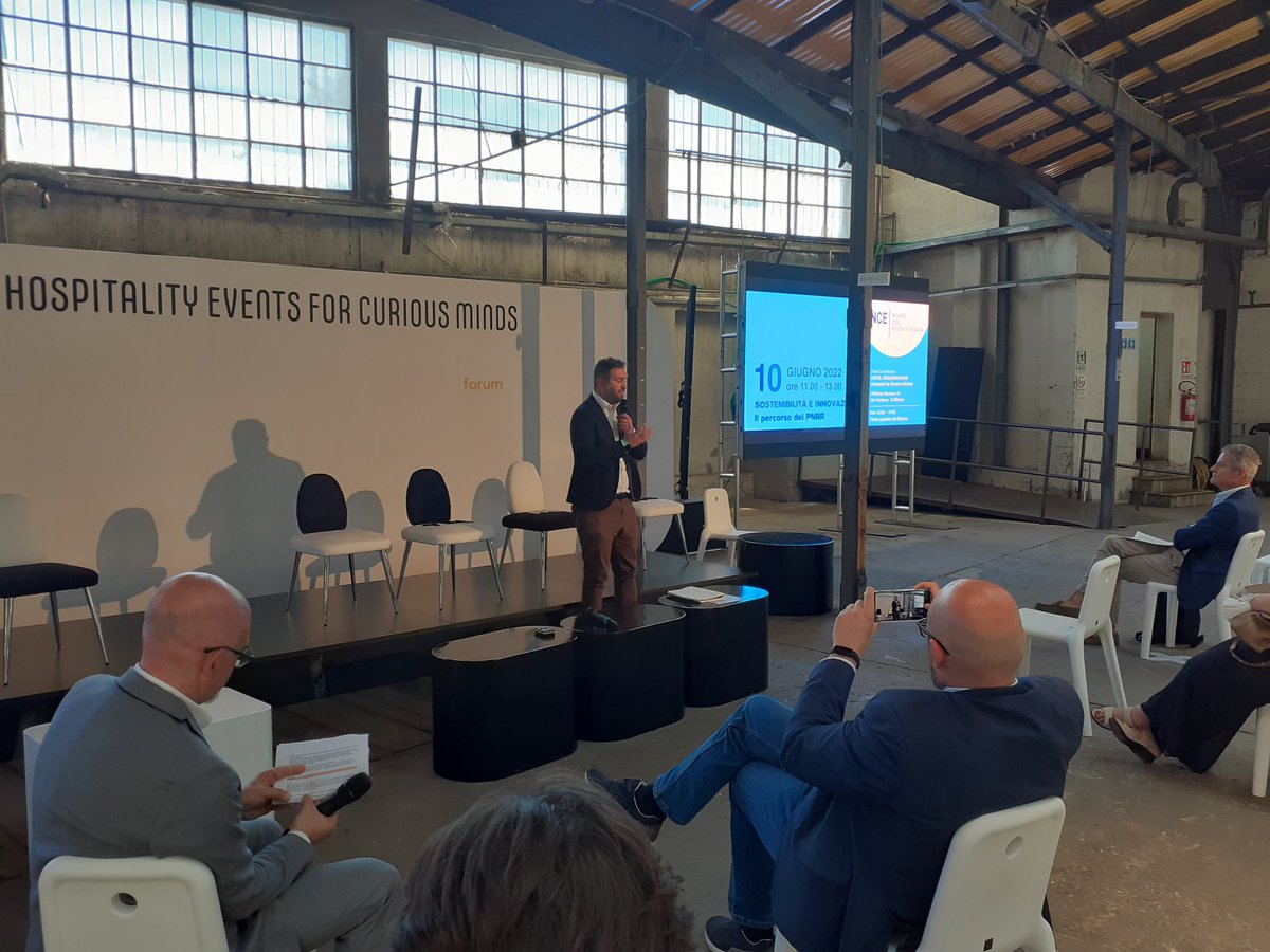 #milanodesignweek 
Matteo Baroni, Coordinatore della Zona Milano di Assimpredil Ance, ci parla di imprese edili green e del percorso per mettere a terra un piano di #sostenibilità aziendale.
<a href="/matteuccio_/">Matteo Baroni</a>