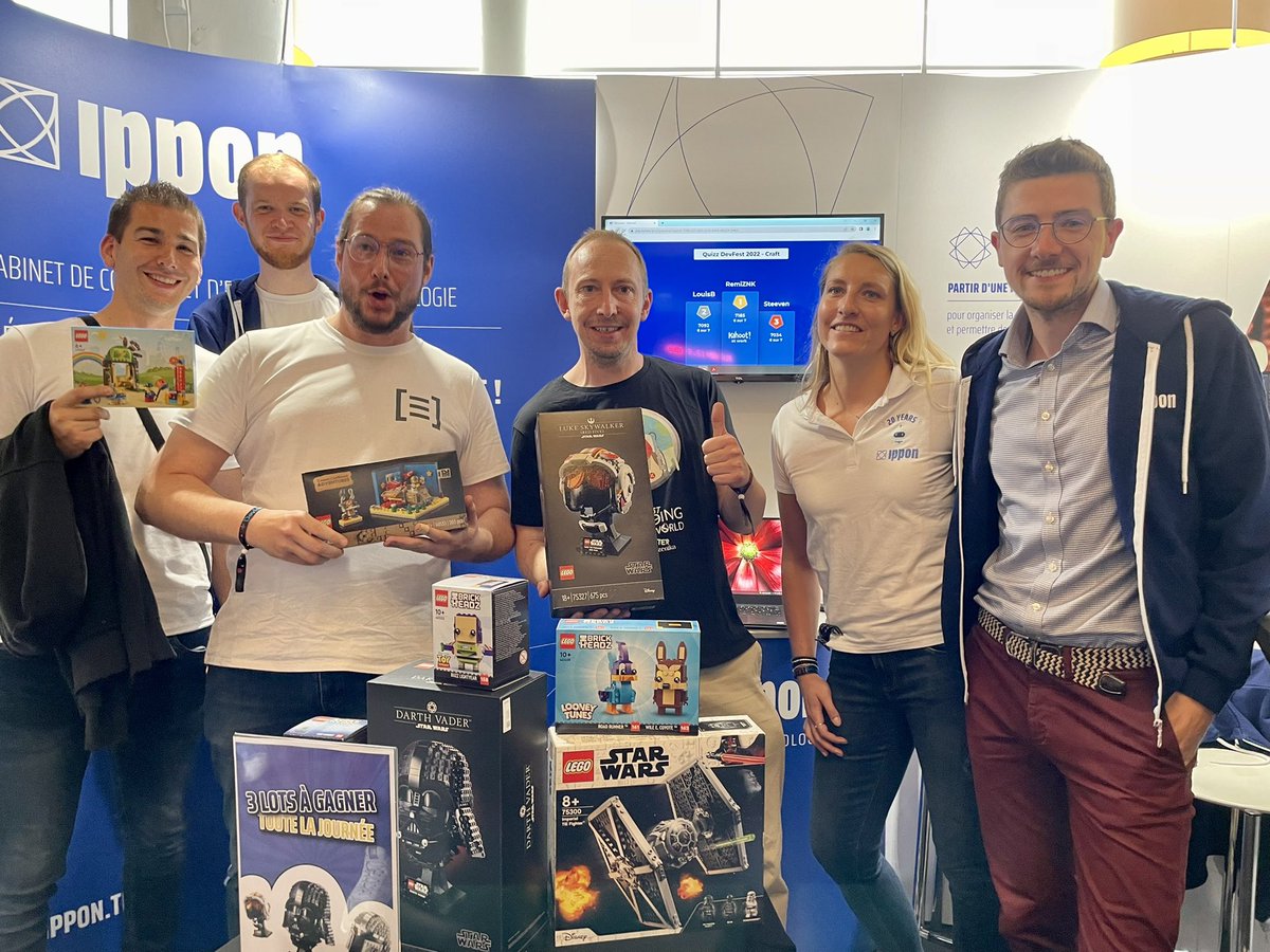 Ils étaient 30 passionnés de #Craft à se battre pour les Legos… 👾 Mais seulement 3 à monter sur le podium !! Bravo à @GaetanBOGAERT @rbriois et Louis Billiet ! <a href="/DevfestLille/">DevLille</a>