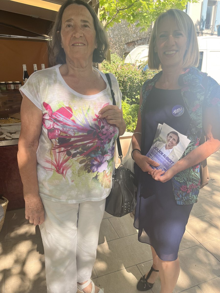 Mobilisation au même moment sur le marché de #pertuis #legislatives2022 #Circo8405 <a href="/CorieDUPAQUIER/">Corinne DUPAQUIER</a> <a href="/JulienAubert84/">Julien Aubert</a>