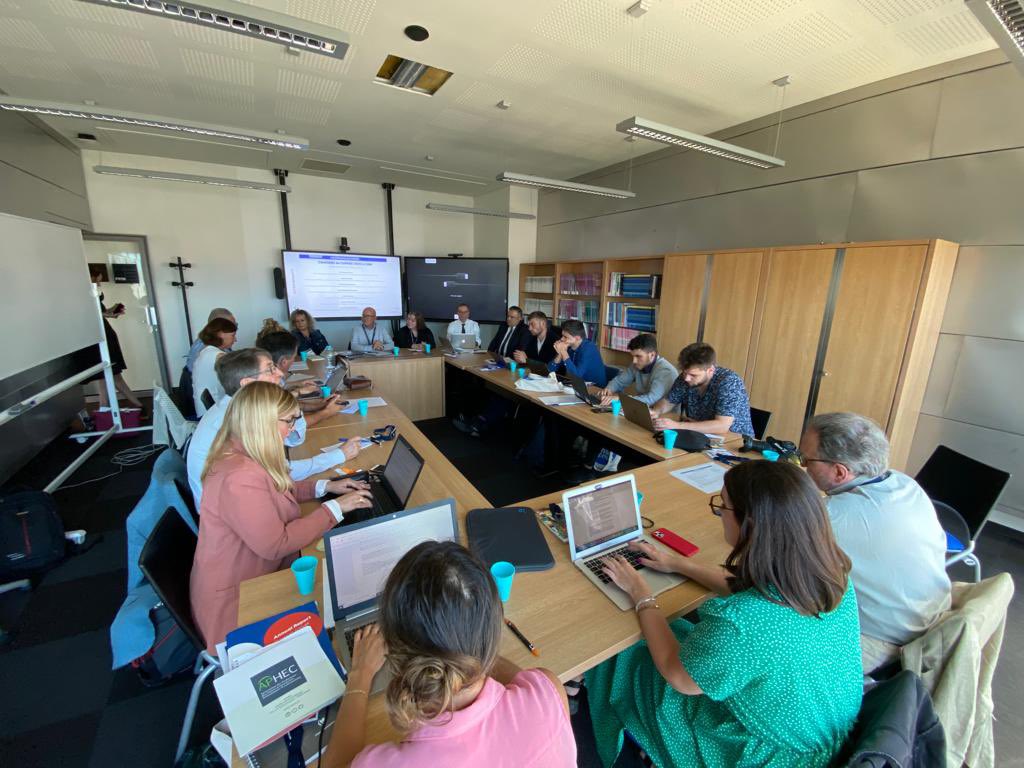 Conférence de presse APHEC et <a href="/Grenoble_EM/">Grenoble EM</a> sur les enjeux de la filière. <a href="/RocheLoick/">Loïck Roche (Officiel)</a> <a href="/JFFiorina/">JF Fiorina</a> <a href="/JoyeuxAlain3/">Joyeux Alain</a> <a href="/ALOudinot/">Annelaure Oudinot</a> @Ch_Pires <a href="/VroniqueBonnet2/">Véronique Bonnet</a>