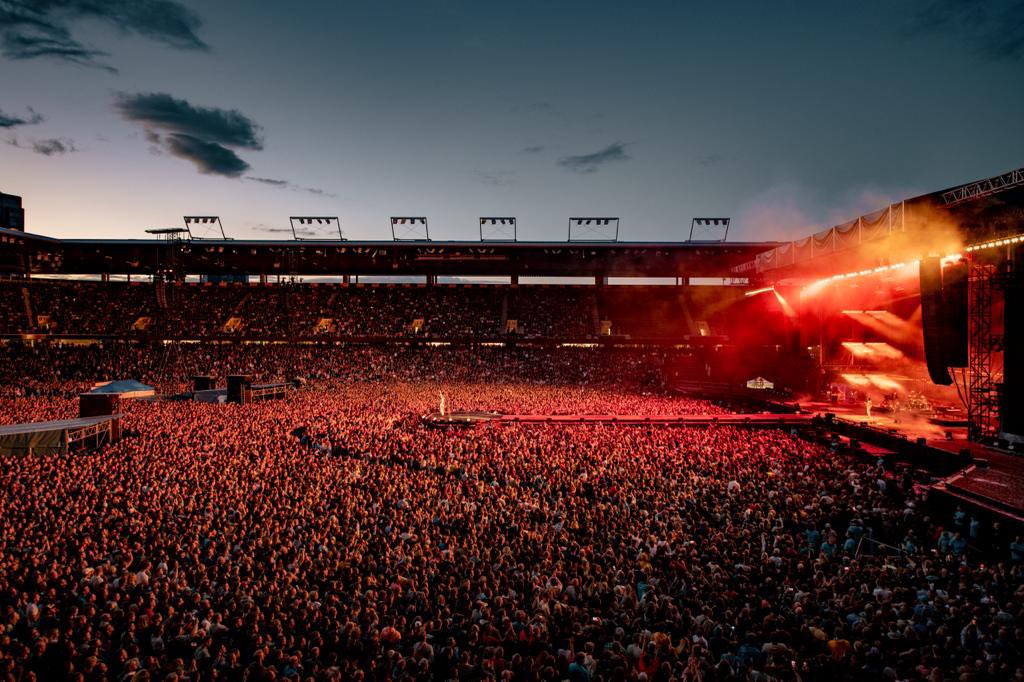 Imaginedragons's tweet photo. Bern, Switzerland 

📷 : Michael Smith https://t.co/33s53m4AXW