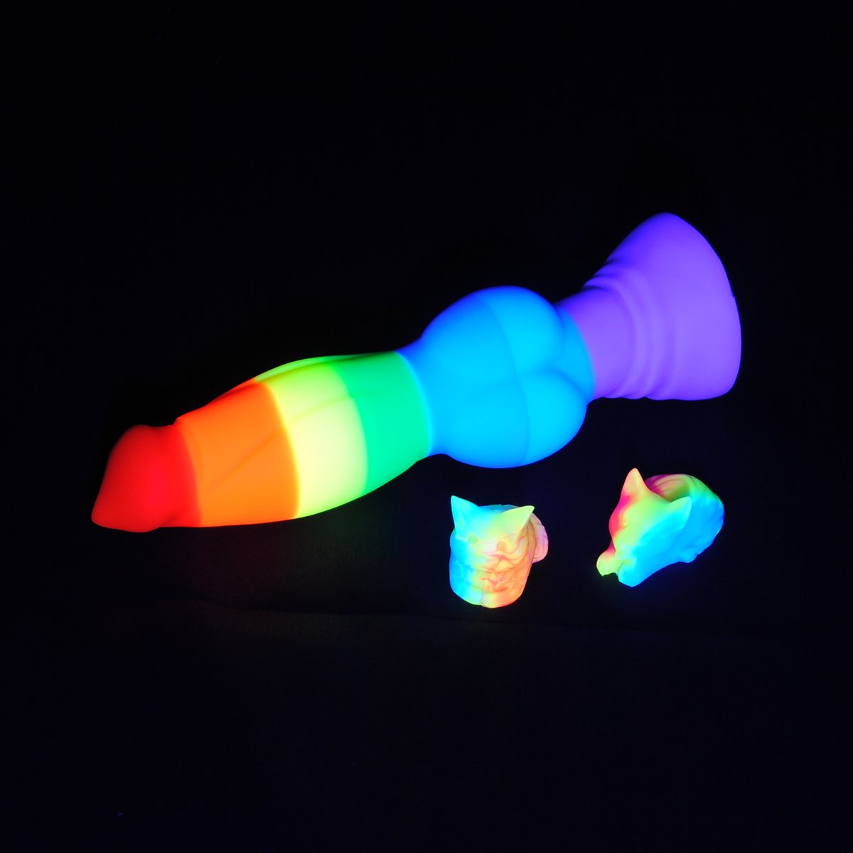 Neotori_Toys's tweet photo. And now onward to the surprise giveaway~
❤️🧡💛💚💙💜

Follow and retweet for a chance to win this medium Mundir in soft firmness and his two colorful Chonky familiars.
More details below.

#neotori #furry #fantasydildo #nsfw #sextoy https://t.co/NiaHEsixtV