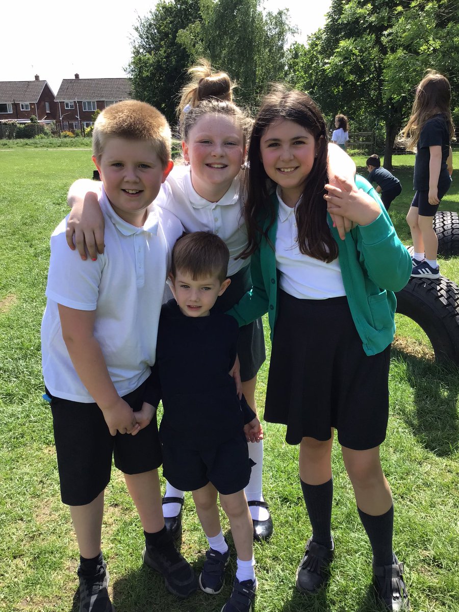 LakesideYr5's tweet photo. Year 5 played with Early Years for the @NSPCC Big Breaktime as part of Childhood Day.☀️ We had such a lovely time! 🤩 #childhoodday #thebigbreaktime https://t.co/o7sVLjmhkW