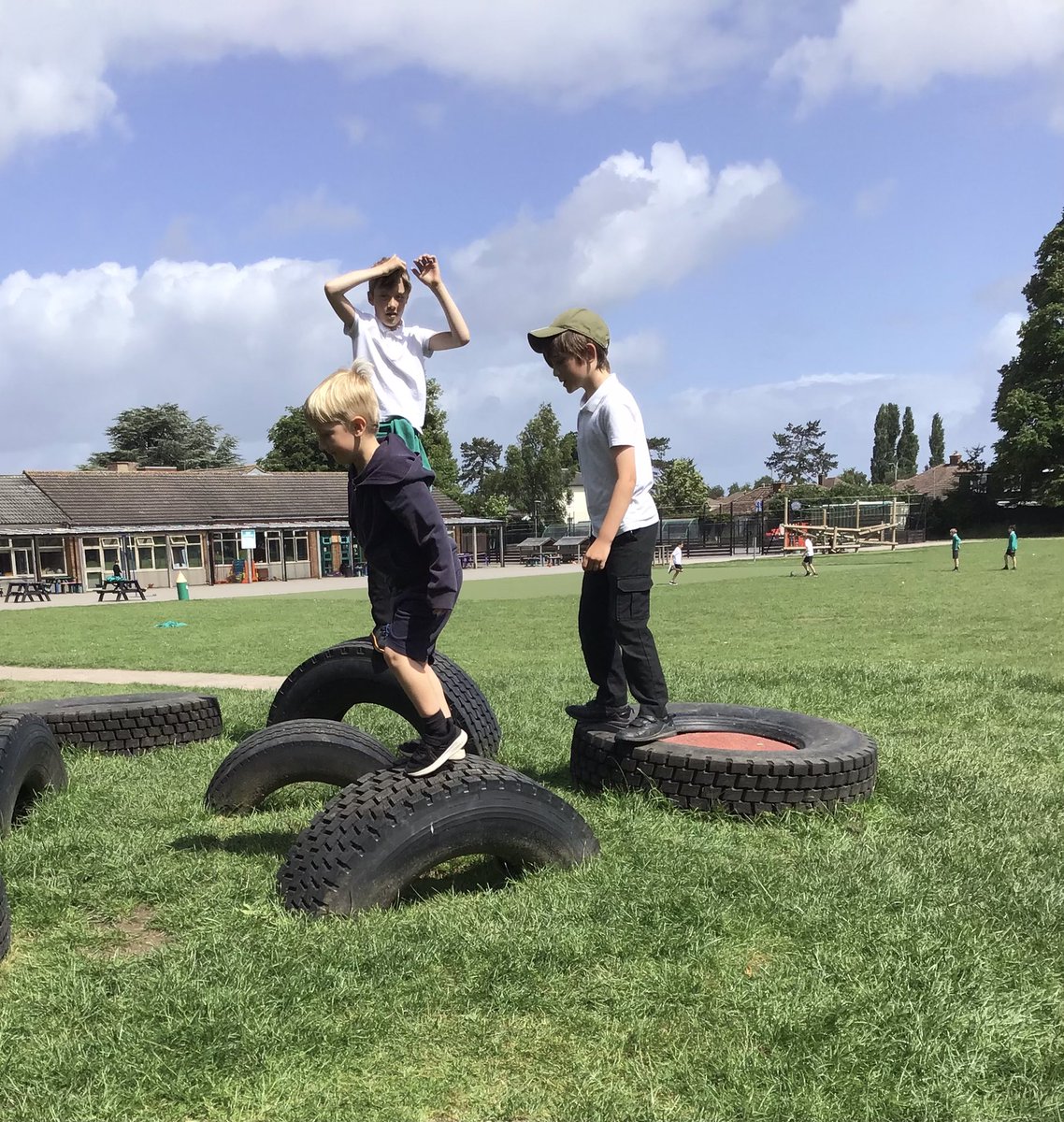 LakesideYr5's tweet photo. Year 5 played with Early Years for the @NSPCC Big Breaktime as part of Childhood Day.☀️ We had such a lovely time! 🤩 #childhoodday #thebigbreaktime https://t.co/o7sVLjmhkW
