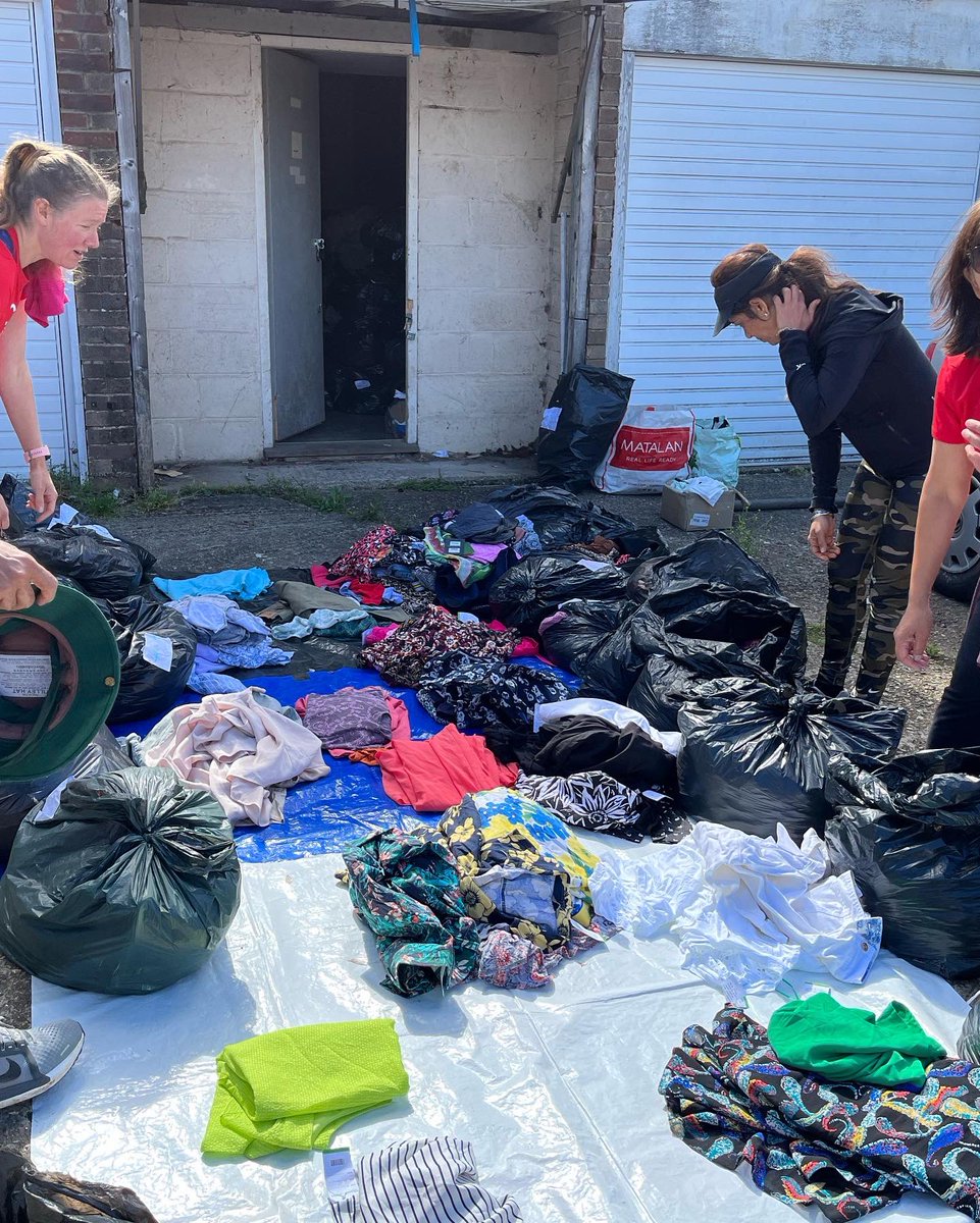 sut_yee's tweet photo. Thames Hospice Community Task. Helping sort through Summer Clothing, helping their staff so they can be put on display. #goodgymslough#volunteering#sorting# https://t.co/PIhWzQAKaF