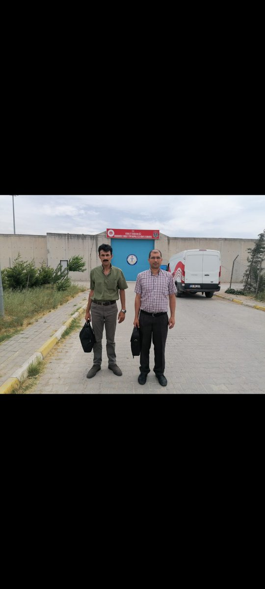 #AdresteNüfusHizmeti projesi kapsamında bu hafta ilçemiz cezaevinde bulanan 17 tutuklu/hükümlünün kimlik kartı başvuruları alınmıştır. #HayatinizinHeraninda <a href="/hasansildak/">Hasan ŞILDAK</a> <a href="/sefikaygol/">Şefik AYGÖL</a> <a href="/MahmutKececi61/">🇹🇷Mahmut KEÇECİ🇹🇷</a> <a href="/Balikesir_nvi/">Balıkesir İl Nüfus ve Vatandaşlık Müdürlüğü</a>