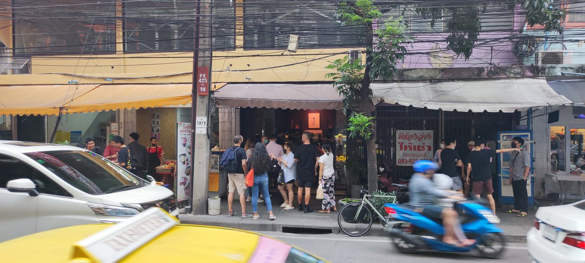 Yesterday, Thailand legalized the possession of cannabis. In Bangkok  several weed shops are already open for business. Judging from the queues, there is a big demand. Some people even smoke on the streets. It's amazing how quickly this country can change – literally overnight.