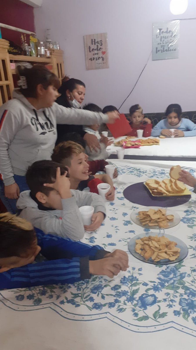 LibresTeSI's tweet photo. AYER EN EL TALLER DE EDUCACION DE YO SI PUEDO 2.0 ABRIMOS EN EL BARRIO SANTA ANA (Boulogne)🥳 #Acompañamientoeducativo #EducacionPopularyCultura #Barriodepie #Libresdelsur https://t.co/m1WfHJilXF