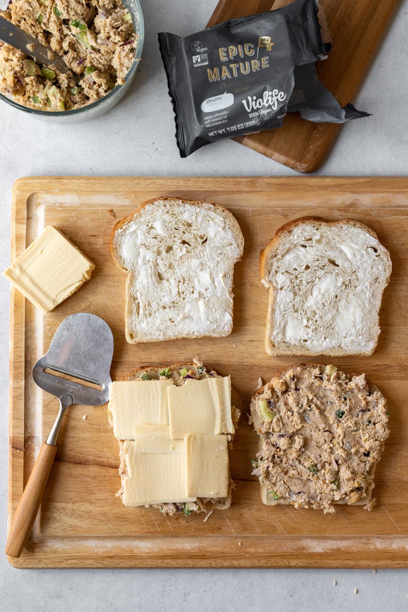 schmoozequeen's tweet photo. Perfect #Vegan Tuna Melt🥪 🚫🐠 #Fishless
#VeganTunaMelt #PlantbasedTunaMelt #Toonah #FauxFish
#VeganTuna #Plantbased 
#JackfruitRecipe #ChickpeasRecipe @ViolifeCheese #VeganMatureCheddar #VeganCheese 👍🧀 Love it!
https://t.co/h8u2x8TBqE
#TunaSaladRecipe https://t.co/wz10wRoonv https://t.co/Fr1rwJw5l4