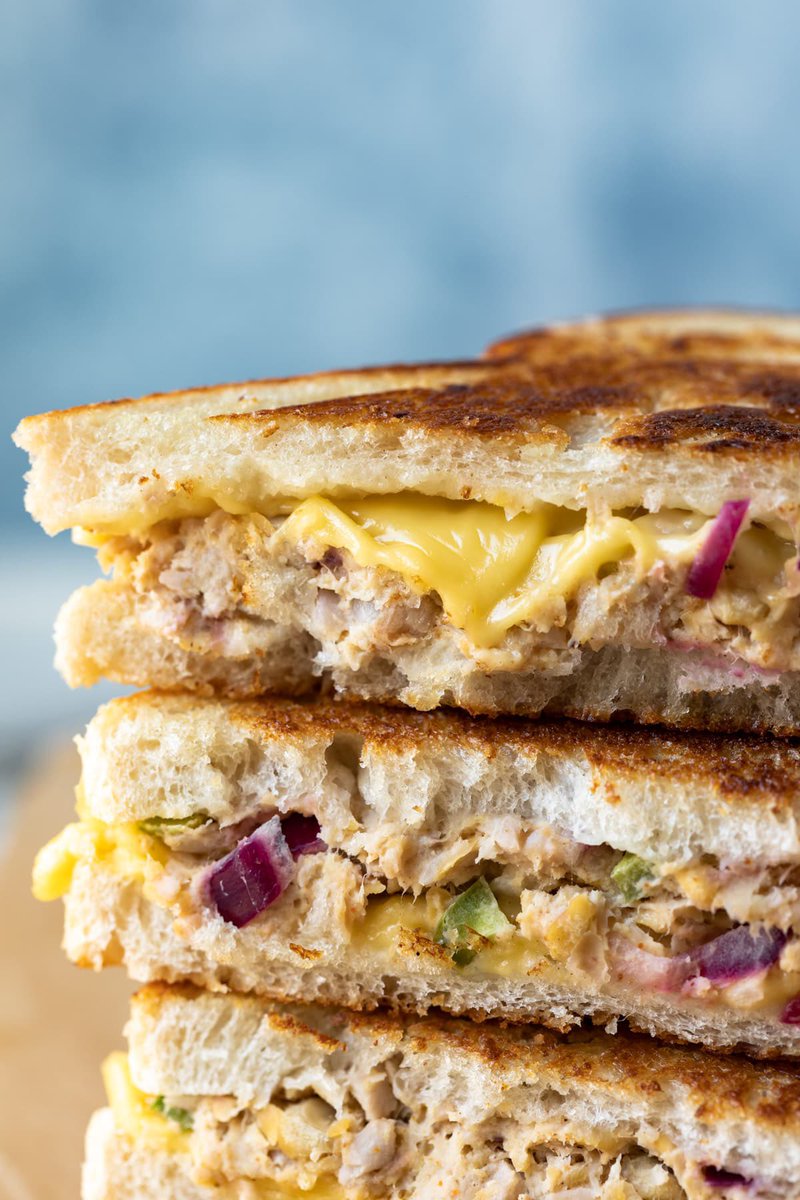 schmoozequeen's tweet photo. Perfect #Vegan Tuna Melt🥪 🚫🐠 #Fishless
#VeganTunaMelt #PlantbasedTunaMelt #Toonah #FauxFish
#VeganTuna #Plantbased 
#JackfruitRecipe #ChickpeasRecipe @ViolifeCheese #VeganMatureCheddar #VeganCheese 👍🧀 Love it!
https://t.co/h8u2x8TBqE
#TunaSaladRecipe https://t.co/wz10wRoonv https://t.co/Fr1rwJw5l4