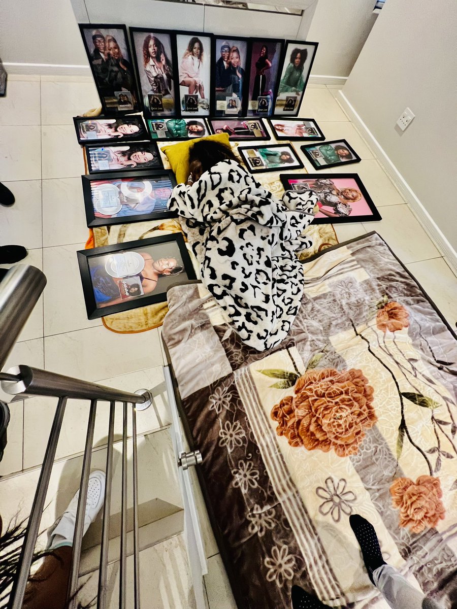 MakhadziSA's tweet photo. WHEN I THOGHT 3 AWARDS I RECEIVED YESTERDAY WAS ENOUGH MATSIKO NOOO THERE IS 15 MORE.

YES I SLEPT NEXT TO MY 18  AWARDS OF GOLD AND PLATINUMS LAST NIGHT 😭😭😭. I didn’t know what to do with my self ❤️😭😭😭😭  

KULAKWE FT MY KING ❤️ @masterkg  kg reached gold in 3 month ❤️🔥🔥 https://t.co/BpclnH6GEj