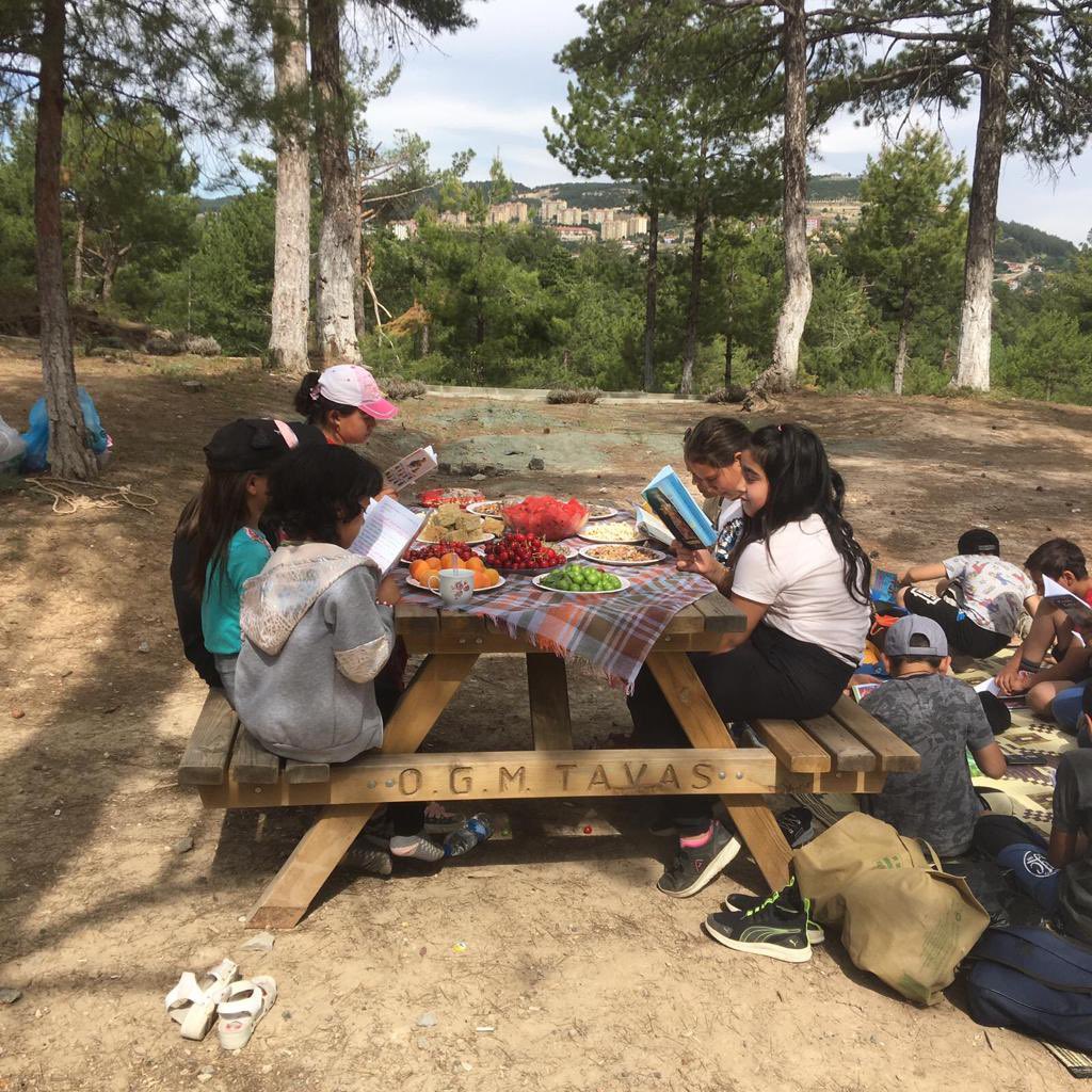 Okuma zaman mekan dinlemez.. Mehmet ve Kemal Aracı İlkokulu Piknikteyiz… <a href="/kalekemalaraci/">Mehmet ve Kemal Aracı İO</a> <a href="/KaleKitapOkuyor/">KalekitapOKUyorzinciri</a> <a href="/KaleKaymakamlig/">Kale Kaymakamlığı</a> <a href="/Bekirata20/">Bekir Ata</a> <a href="/totak2066/">Nurettin TIKIM</a> <a href="/AysegulGuzel11/">Aysegul Guzel-MEB</a> <a href="/tomatay145/">tomatay145@gmail.com</a> <a href="/DenizlideO/">DenizlideBirÖğretmen</a> <a href="/herenster/">Hikmet Eren</a> <a href="/FatmaKaygn1/">Fatma Kaygın</a> <a href="/AbdulkadrSahn/">Abdulkadir Şahin</a> @Hatice14779637