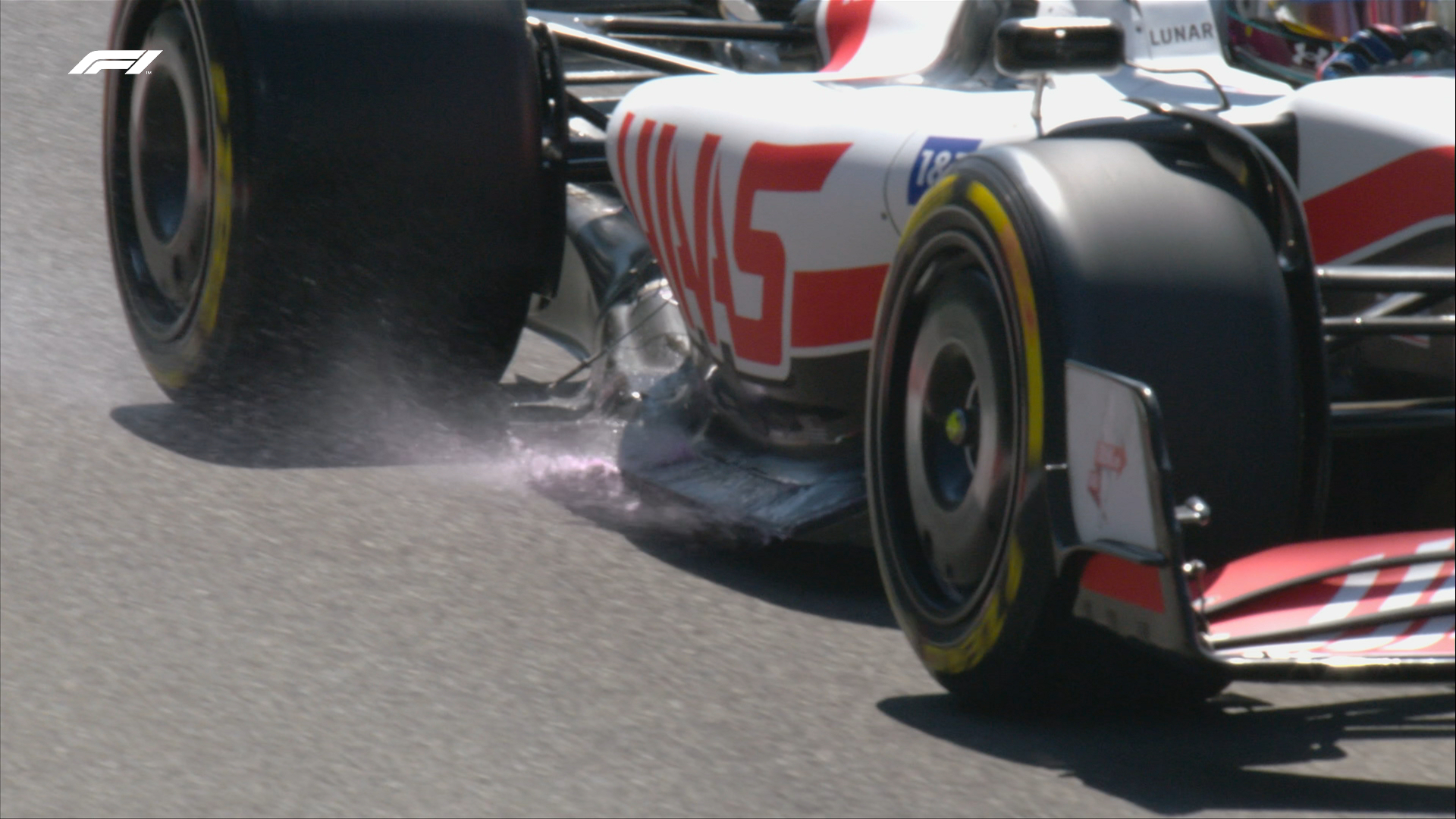 Wyciek układu chłodniczego w samochodzie Micka Schumachera podczas 1. treningu przed Grand Prix Azerbejdżanu