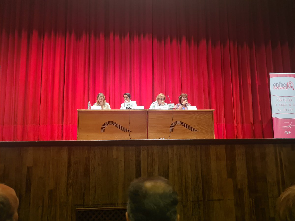CEILASPAIN's tweet photo. Clausura del programa #EnfocaTalento del @AytoAviles Encantada de poder participar con #Escadem en la inserción laboral de mujeres de nuestra ciudad. https://t.co/vJ0p9Au4rb