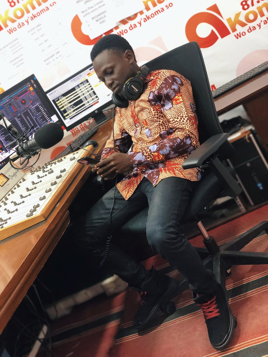 Let do some Drill-Gh Music on <a href="/akoma879fm/">AKOMA 87.9 FM</a> from 7pm - 9pm this evening🎶🕺🏾

#dj #music #radio #radiodj #ghana #fridaynight #Kumerica #mediageneral #Asakaa #drill