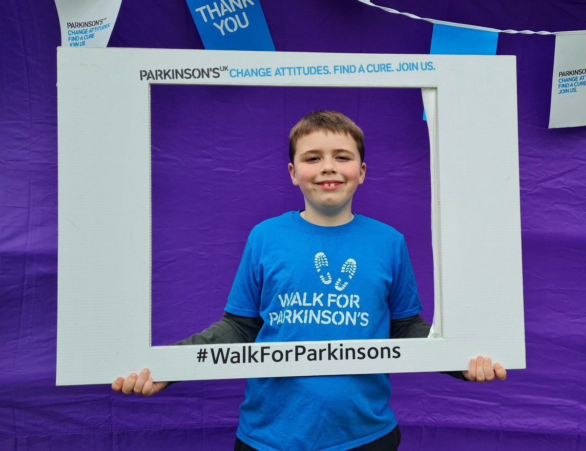 Well done to all those who completed <a href="/WalkParkinsons/">Walk for Parkinson's</a> last night at the Kelpies 👏👏 Abbie &amp; Logan had a great time helping out &amp; cheering everyone on 💙
#WalkForParkinsons
#Parkinsons
#TeamParkinsons