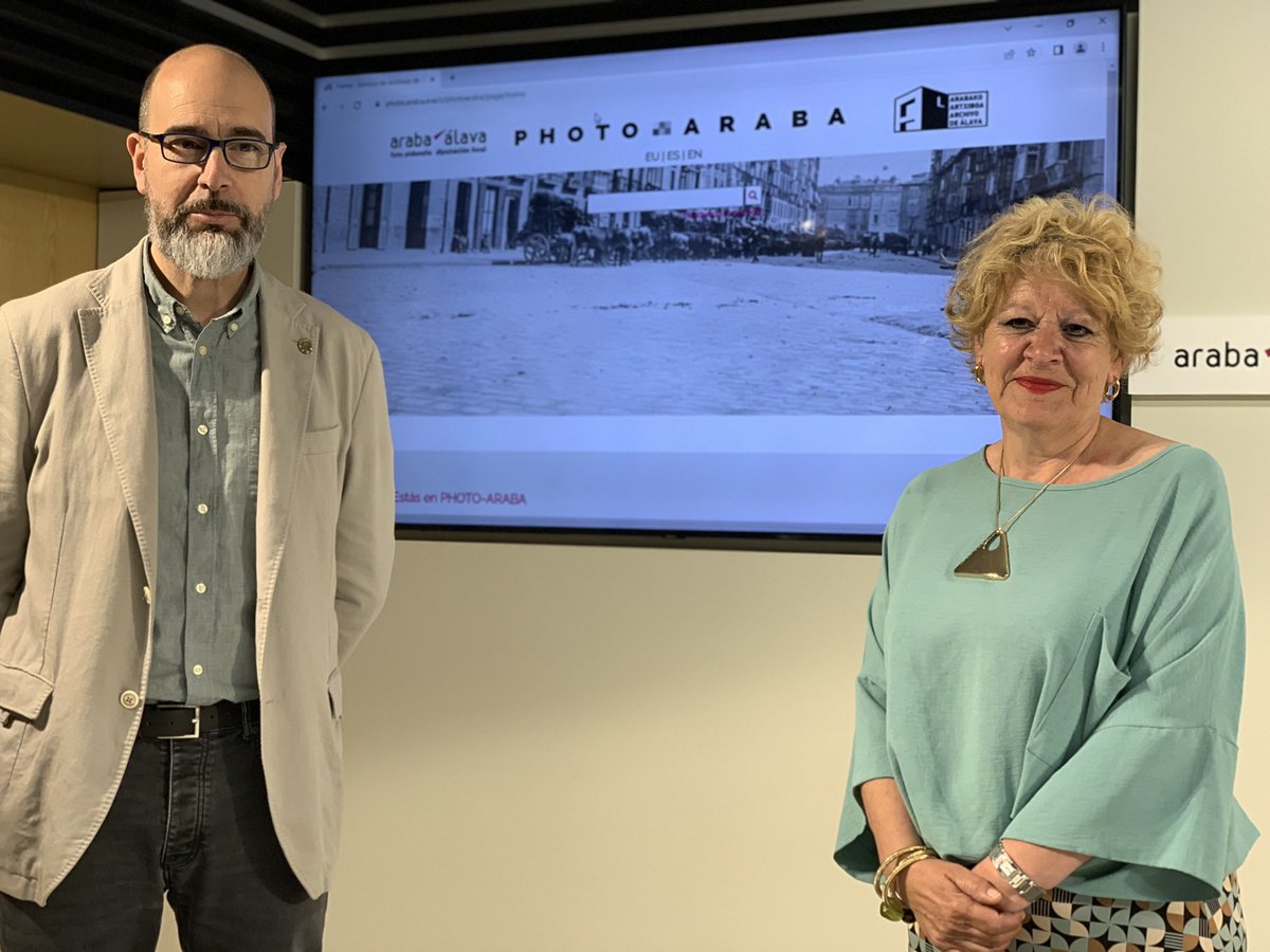 Hoy hemos presentado el portal de fotografía histórica de <a href="/araba/">Arabako Foru Aldundia | Diputación Foral de Álava</a> PHOTO-ARABA, desarrollado por <a href="/arabakopah/">Arabako Artxiboa-Archivo de Álava</a>. 

📸 ¡Os invito a descubrirlo! 🎞

➕ℹ️: bit.ly/3MJsn0B
🌐: photo.araba.eus