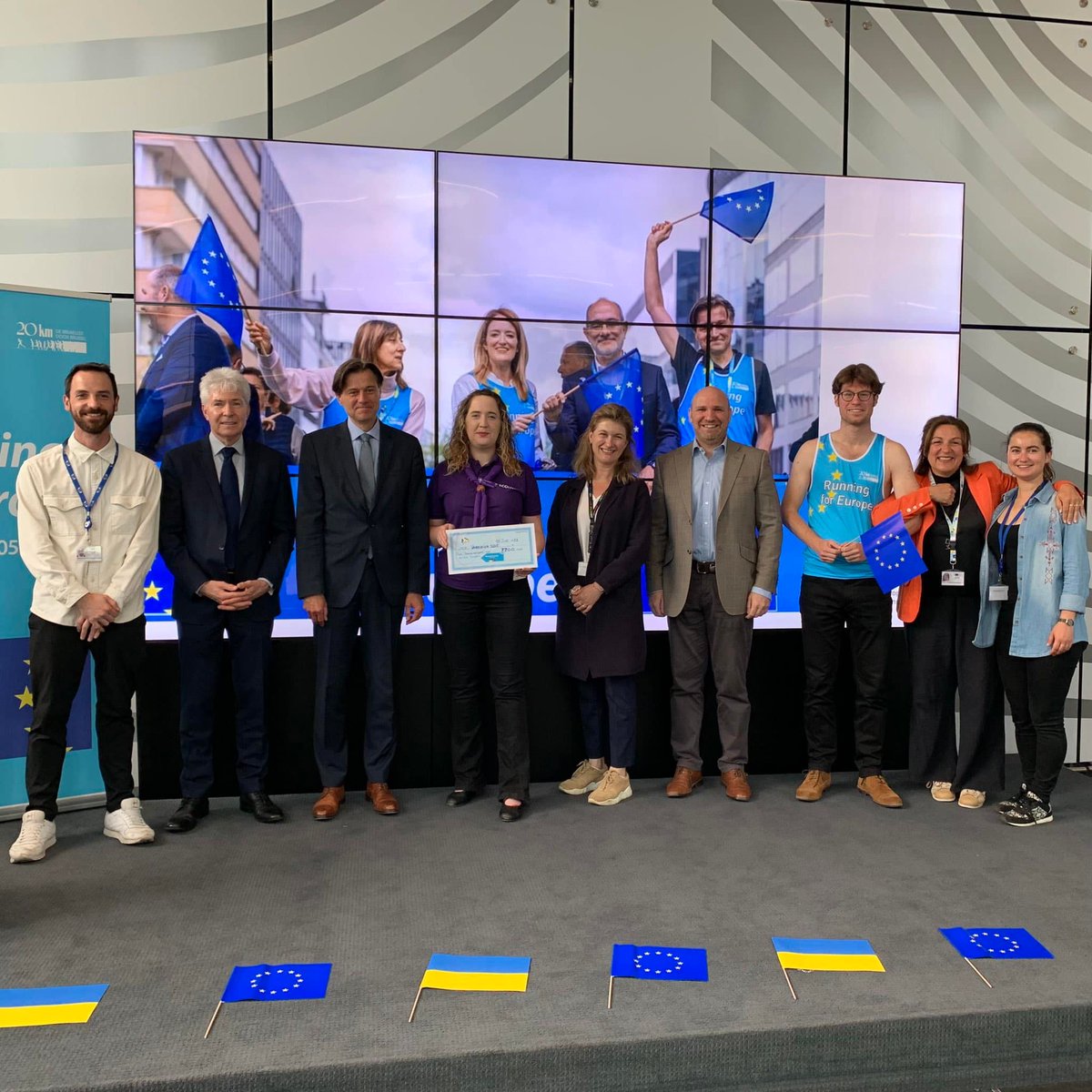 visit_EP's tweet photo. Running for a good cause!🏃♂️🏃🏼
The #RunningforEurope team raised a total of 7️⃣7️⃣0️⃣0️⃣ euro for @ukrscout @ScoutingEurope providing support for young people impacted by the conflict
European institutions will continue to #StandwithUkraine 🇪🇺🇺🇦 https://t.co/7XSMn6MHBX