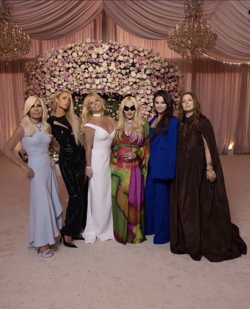 Donatella Versace, Paris Hilton, Britney Spears, Madonna, Selena Gomez &amp; Drew Barrymore at Britney’s wedding.