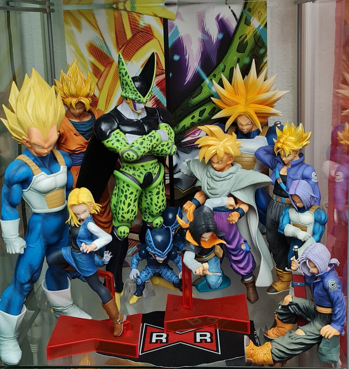 BioKitus's tweet photo. Pues ya están aquí! adres e hijos juntos 😂
Mi estante d la #sagacell terminada para mí. Tendré q preparar una only androides cuando m lleguen todos 🤪 Gracias @global_freaks
#dragonballz #boladedracz #boladedragonz #cell #trunks #masterliseextra #ichibansho #bandai #collector https://t.co/8VdExxACbi